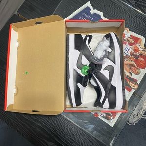Nike Dunk Lows (Retro White Black 2021)